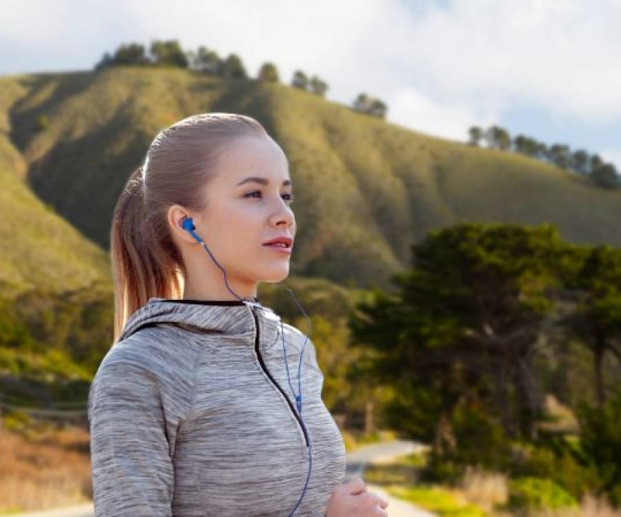 Słuchawki sportowe najlepsze do słuchania muzyki podczas biegania